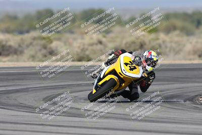 media/Jan-15-2026-Racers Edge (Thu) [[dfebeb70ab]]/2-A Group/Session 3 (Turn 16)/